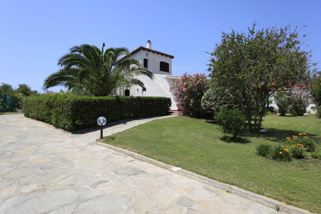 Villa Paolina, private pool, large shady patio, bbq Calasetta Camera foto